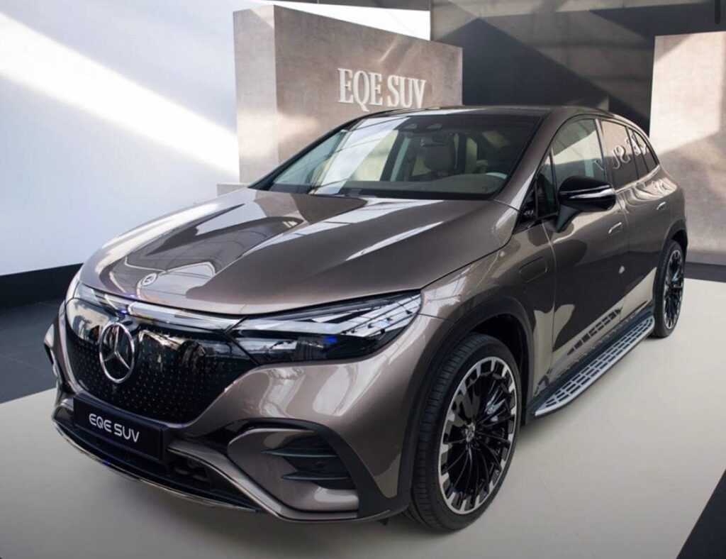 Mercedes introduces a new electric SUV AMIED at Tesla model Y. - The ...