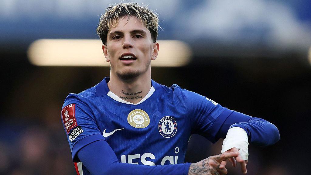 Chelsea is receptive to offers for Alejandro Garnacho during Stamford Bridge training session amid transfer speculation