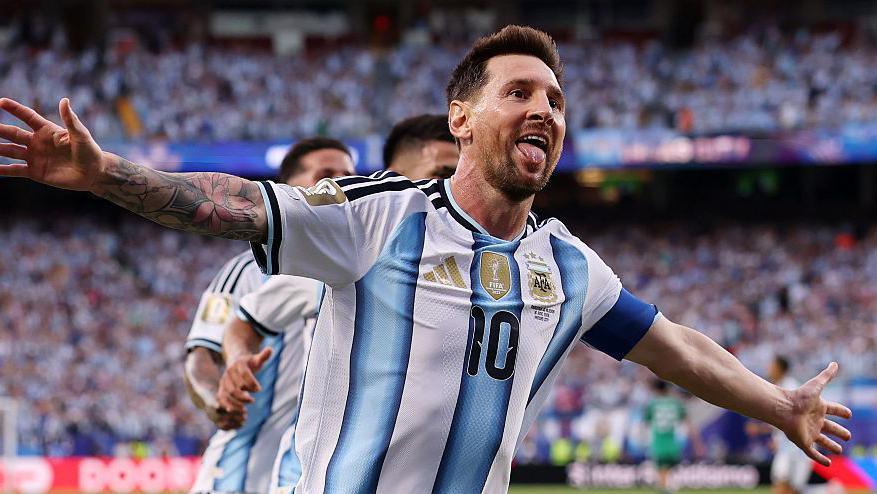 Argentina qualify for World Cup quarter-final after dramatic comeback against Egypt